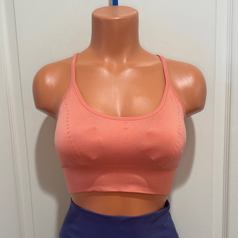 PRO-FIT Peach Sports Bra Seamless Racerback M Medium EUC $29